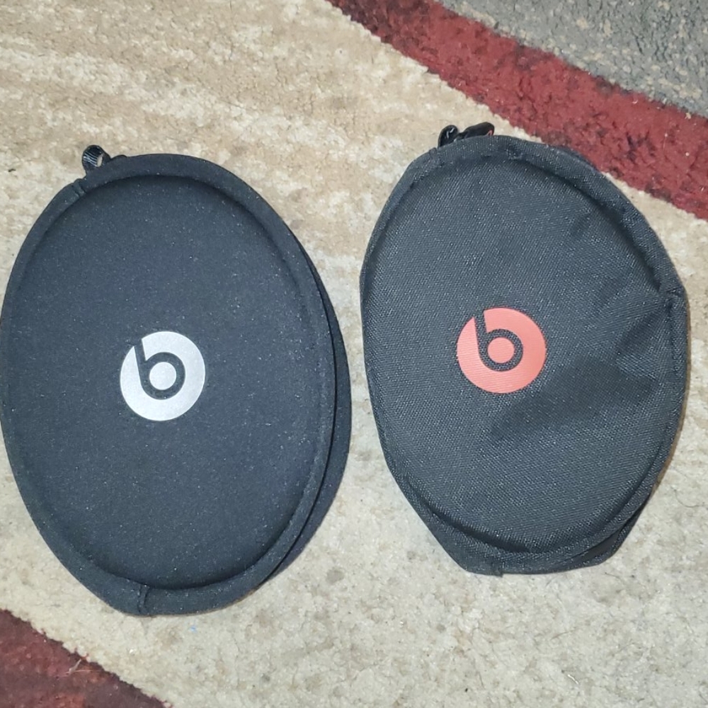 Beats headphone case bundle